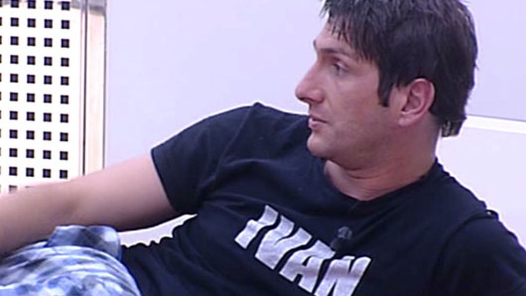 Iván y su pijama de cuadros