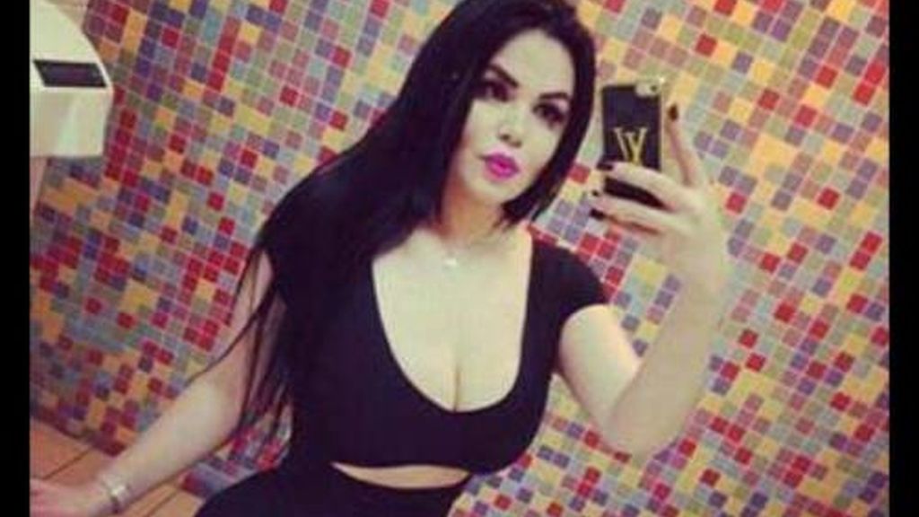 La 'Emperatriz de los Ántrax'revoluciona las redes sociales con su 'selfies'eróticos