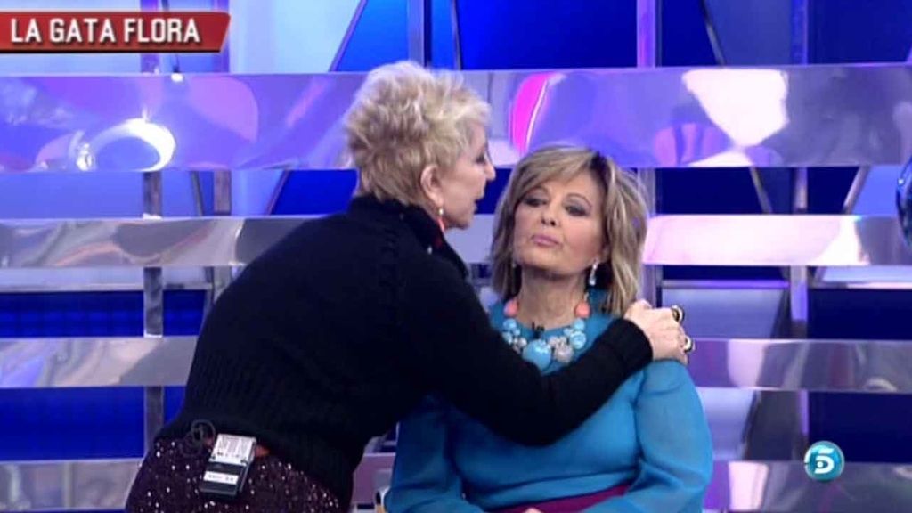 María Teresa Campos le ayuda con la representación animal