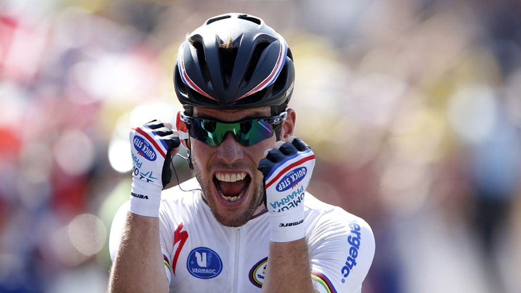 Cavendish gana al sprint la decimotercera etapa y Froome cede ante Contador