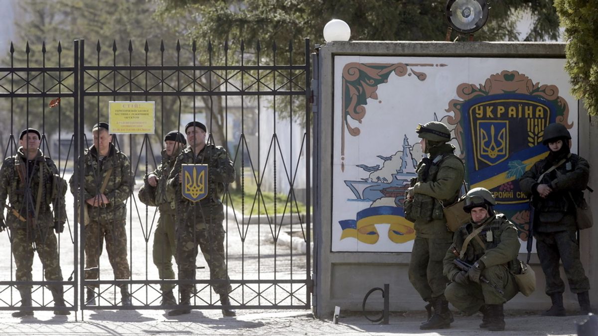 Presión militar rusa sobre las base ucranianas en Crimea