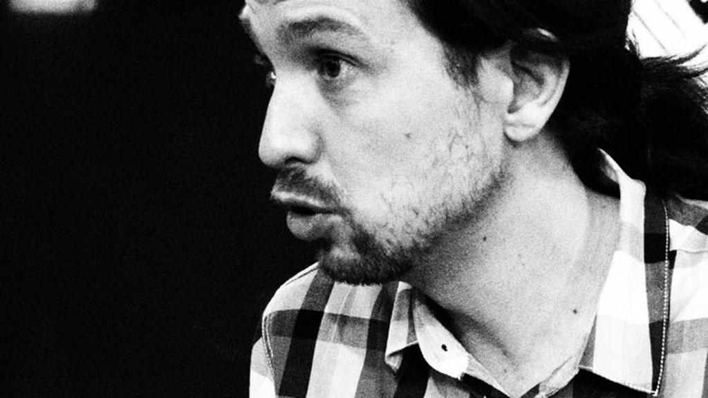 Pablo Iglesias, el hombre del día en fotos: cinco escaños 'sin despeinarse'