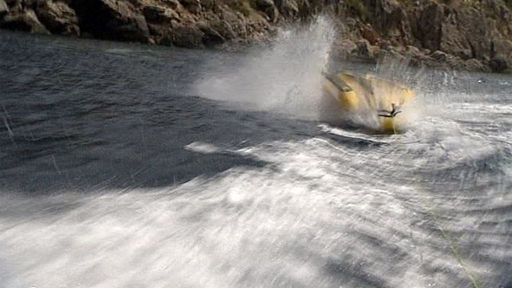 Tras una intensa noche Javi provoca la ira de Sara