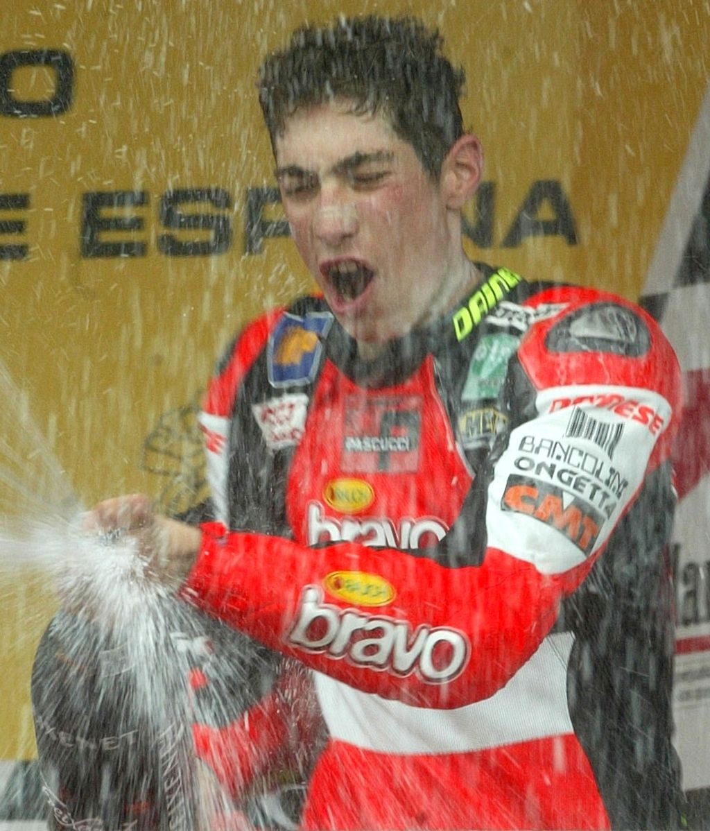 Marco Simoncelli, tras ganar el GP de España de 125cc en Jerez (2 mayo 2004)