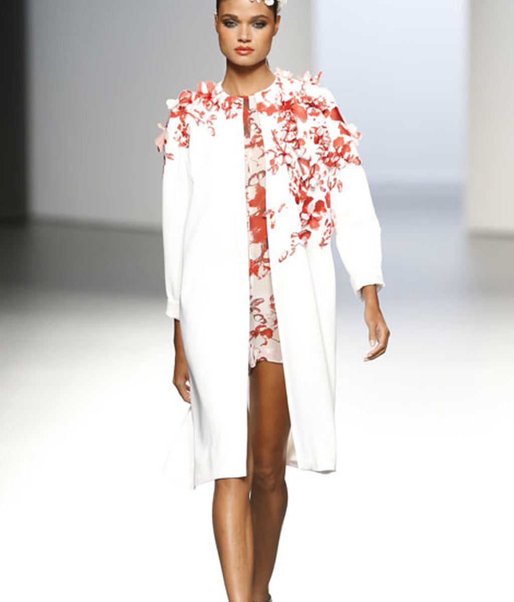 Contención de volúmenes y apuesta por líneas rectas