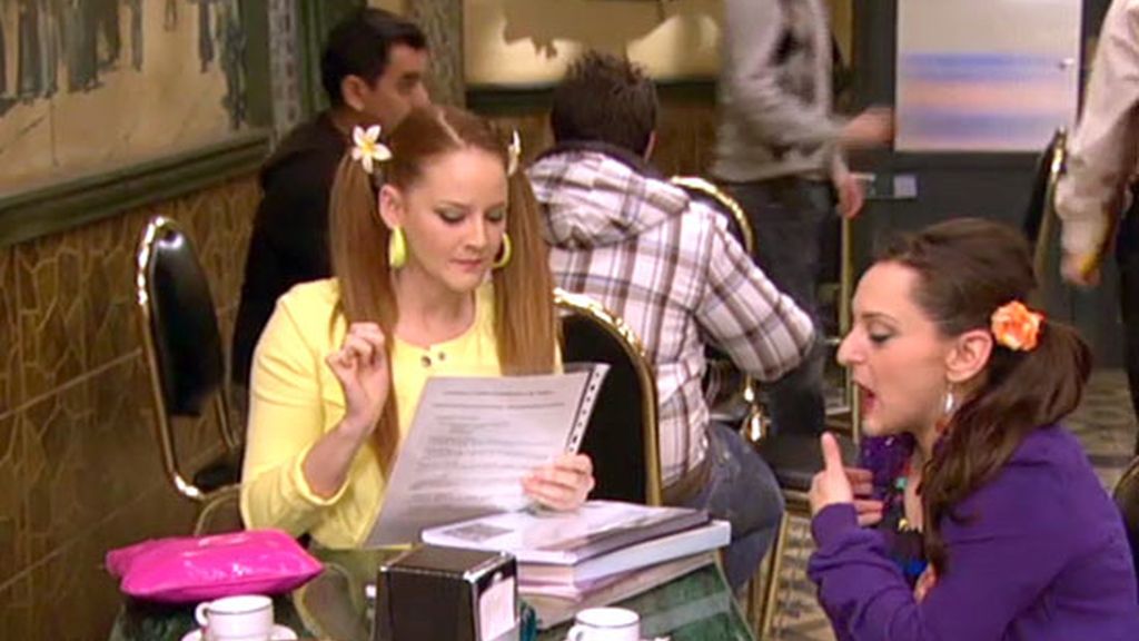 La nueva Lore, estudiante de música