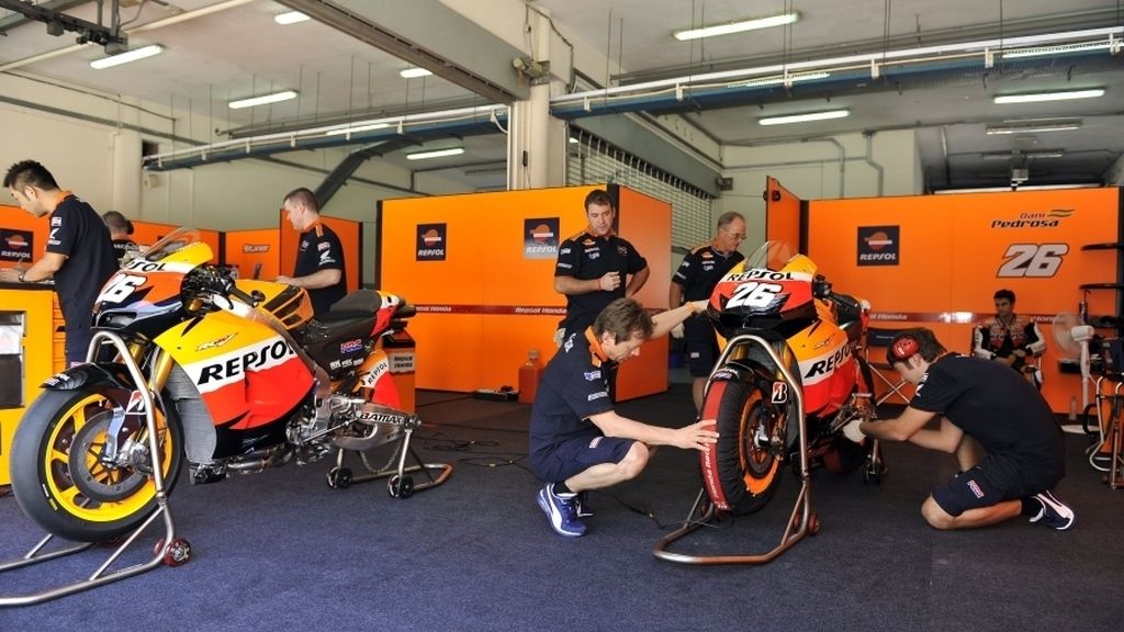 Trabajo en el box de Repsol Honda