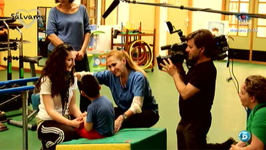 La colaboradora pasa unos días en la Asociación AMPPACE