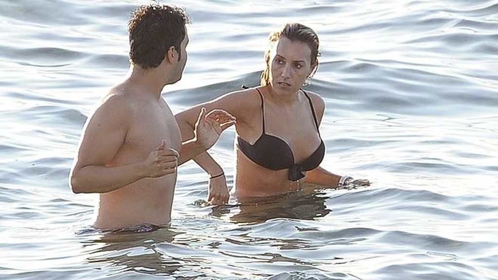 Berta Collado en Ibiza con... otro
