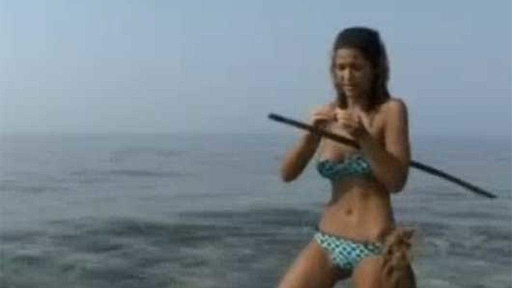 Tamara pesca su primer pez