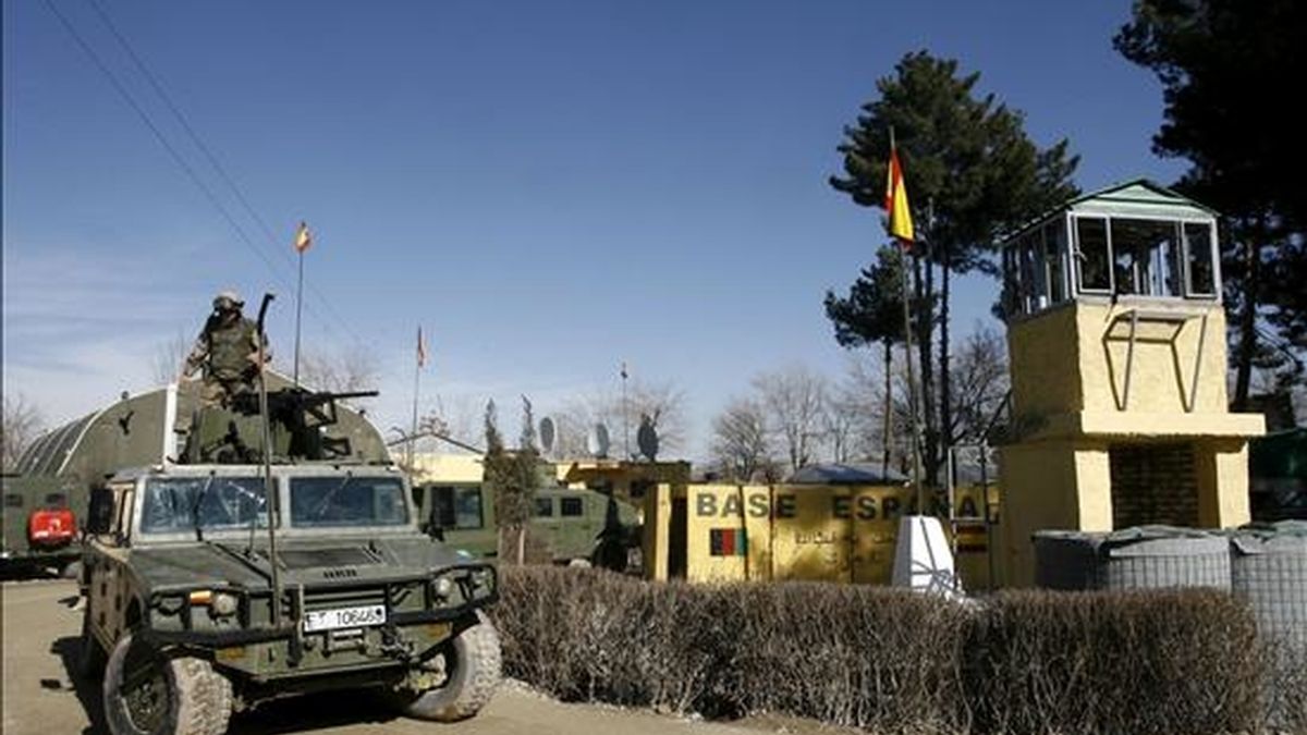 Fotografía de archivo, del 29 de enero de 2007, de la base española en Qala i Naw, en Afganistán, donde dos guardias civiles destinados allí fallecieron hoy tras ser tiroteados por un miembro de la Policía de ese país durante una clase de formación que el instituto armado impartía a las fuerzas de seguridad afganas. EFE Fotografía de archivo, del 29 de enero de 2007, de la base española en Qala i Naw, en Afganistán, donde dos guardias civiles destinados allí fallecieron hoy tras ser tiroteados por un miembro de la Policía de ese país durante una clase de formación que el instituto armado impartía a las fuerzas de seguridad afganas. EFE