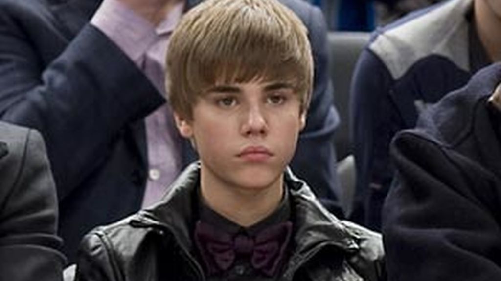 Justin en un partido de baloncesto. Foto: Gtres Justin en un partido de baloncesto. Foto: Gtres