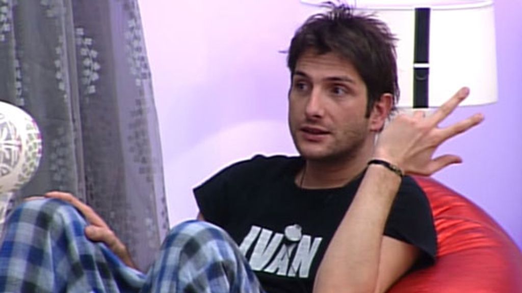 Iván y su pijama de cuadros