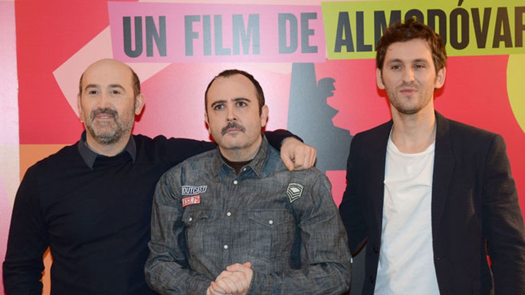 Buen rollo en la presentación con Hugo Silva y Blanca Suárez