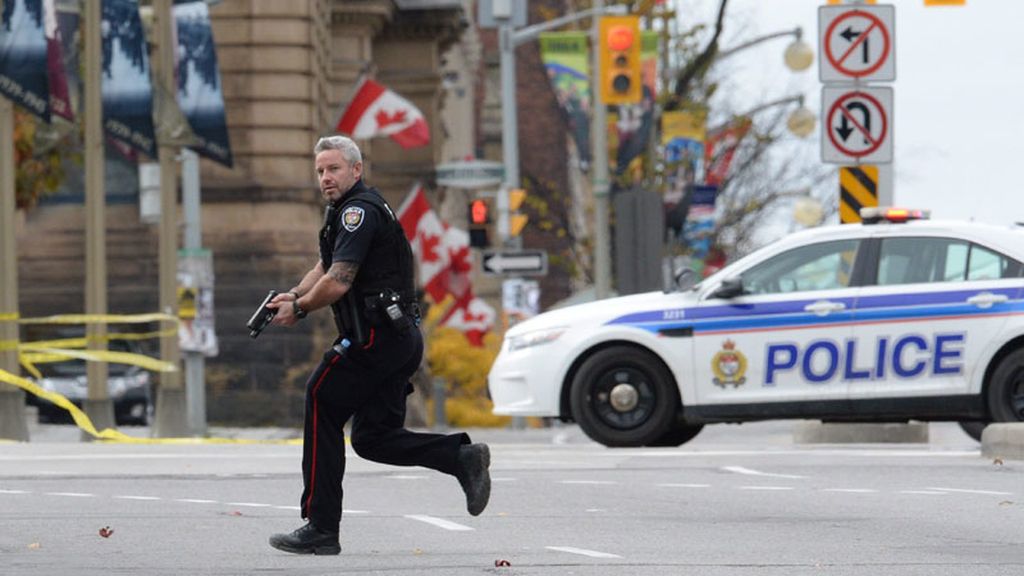 Alerta en Canadá tras la irrupción de varios asaltantes al Parlamento