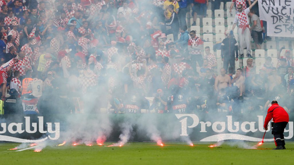 Los jugadores croatas piden calma a su afición