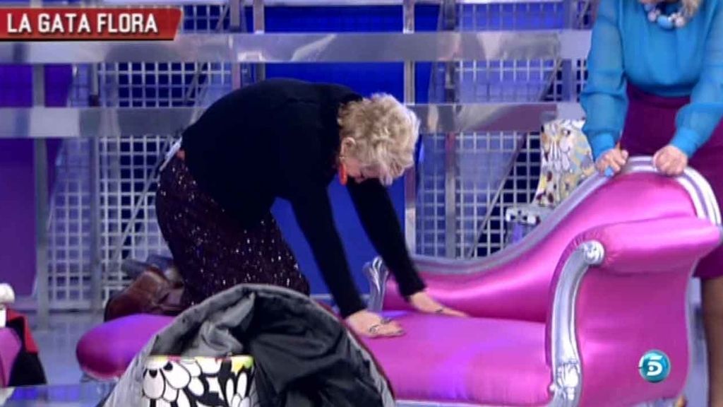 María Teresa Campos le ayuda con la representación animal