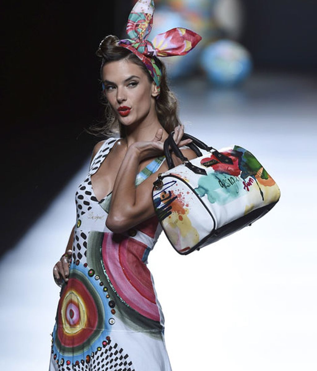Y llegó Alessandra, la musa 'happy' de colores