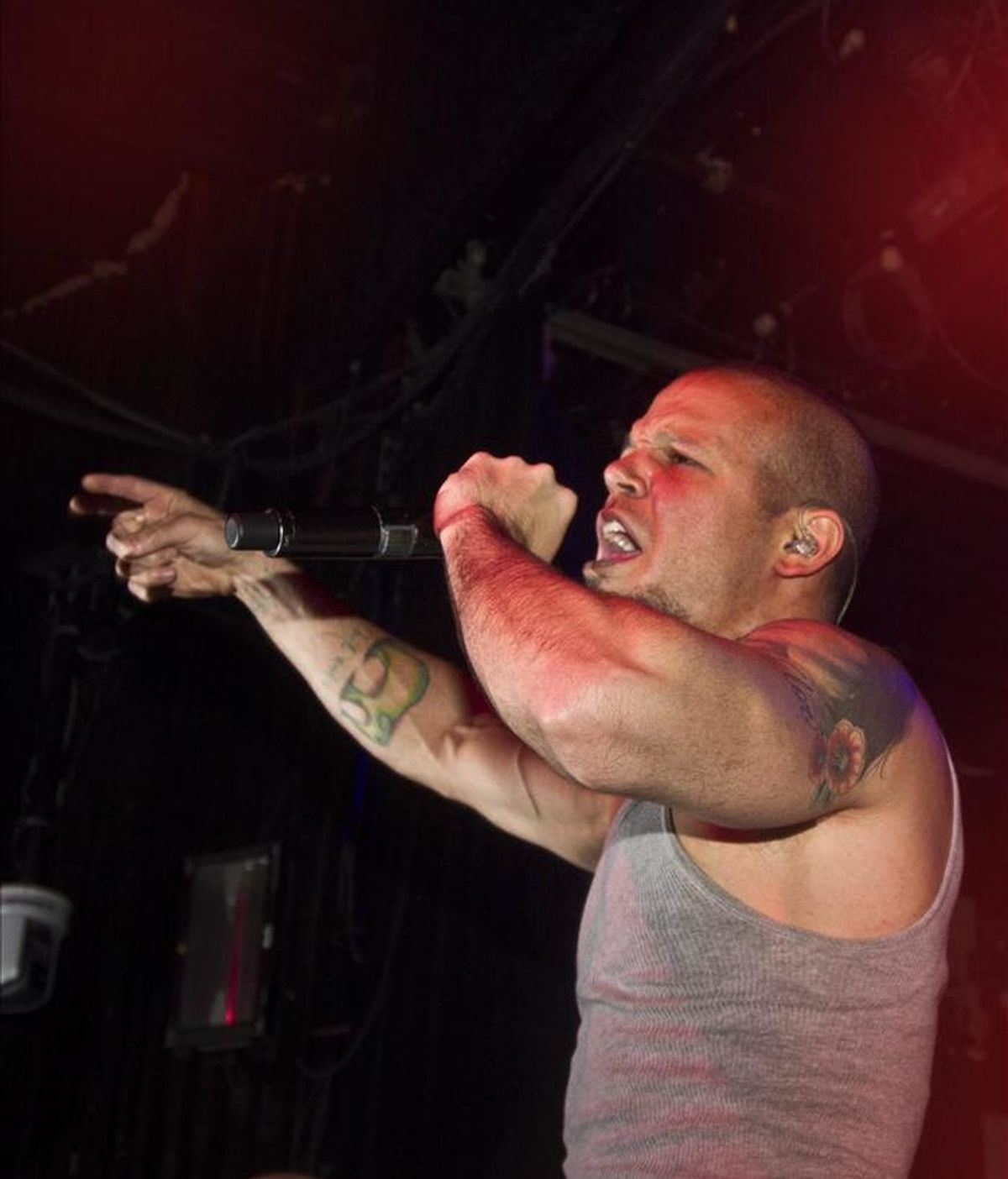El cantante puertorriqueño Residente se presenta con su banda Calle 13 en el Teatro Irving Plaza de Nueva York (EEUU). EFE