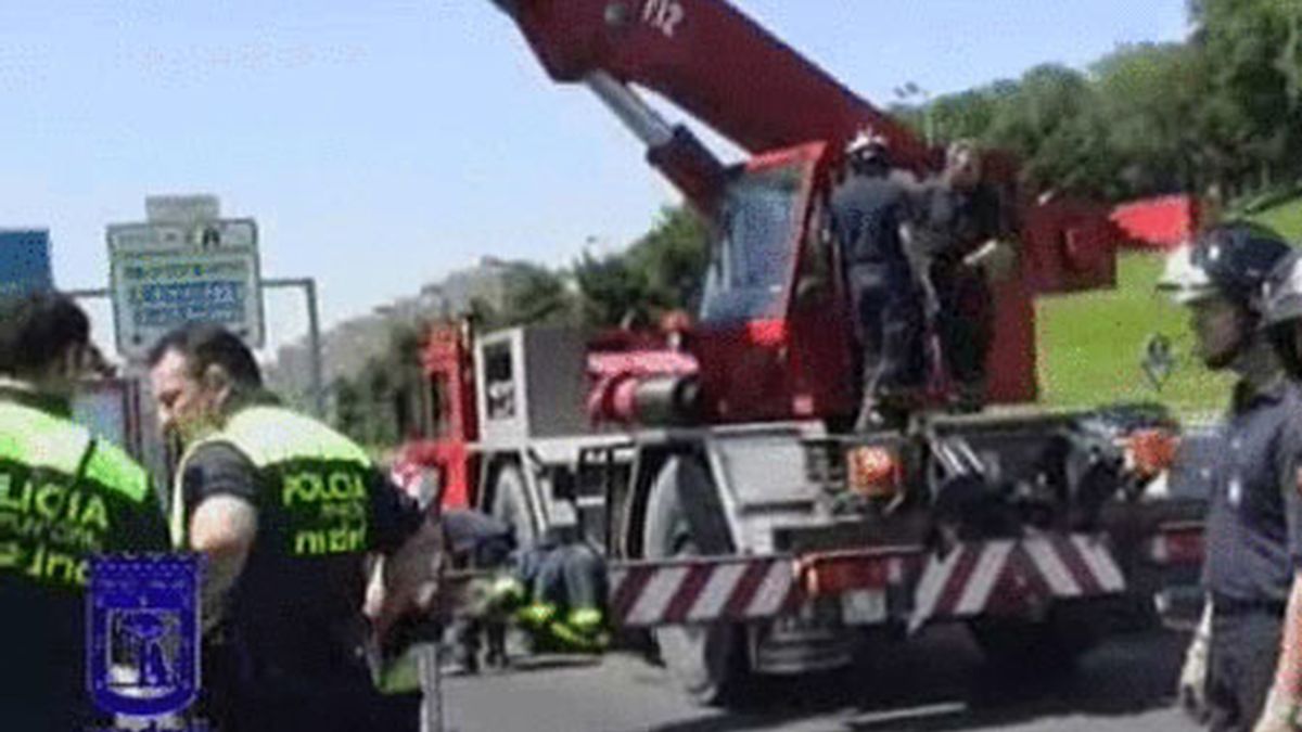 Un total de 18 personas perdieron la vida durante el pasado fin de  semana en las carreteras españolas, tres víctimas menos que el año  pasado.