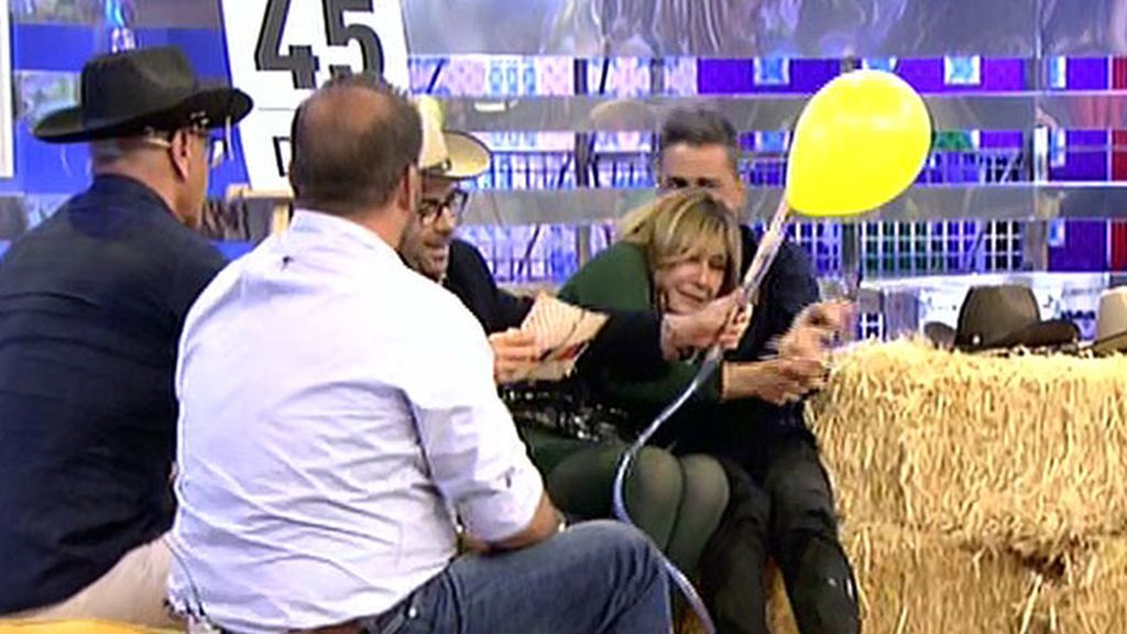 'Sálvame' hace su propia versión del juego de la patata caliente