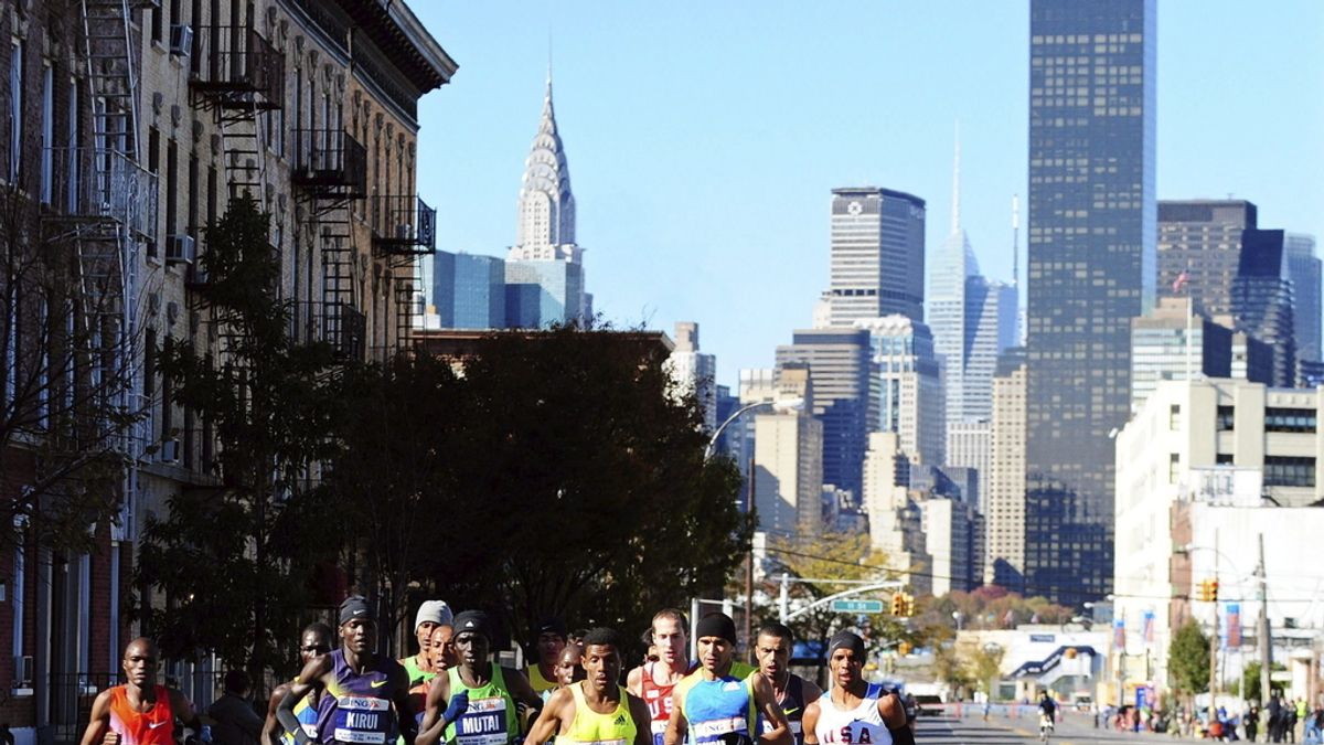 Un grupo de corredores encabezan el Maratón de Nueva York 2012