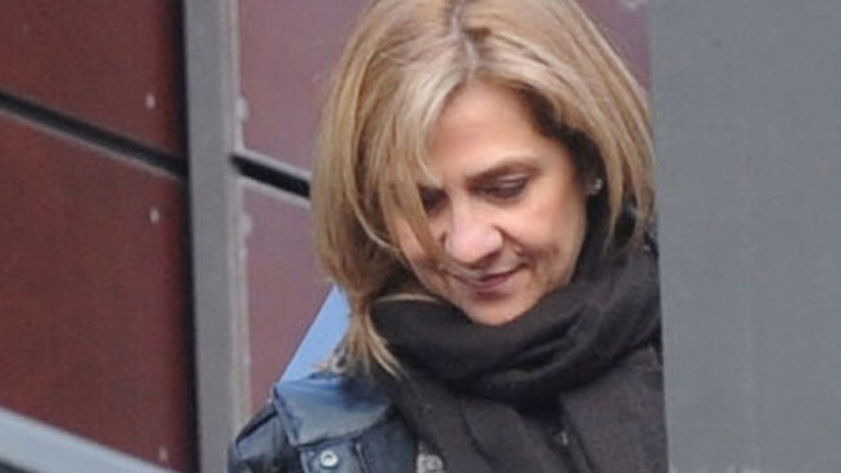 La infanta Cristina, muy sonriente en Barcelona La infanta Cristina, muy sonriente en Barcelona