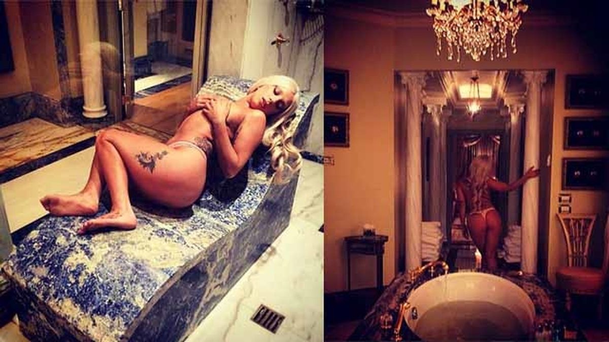 Lady Gaga se fotografía semidesnuda en los baños de un lujoso hotel de Grecia