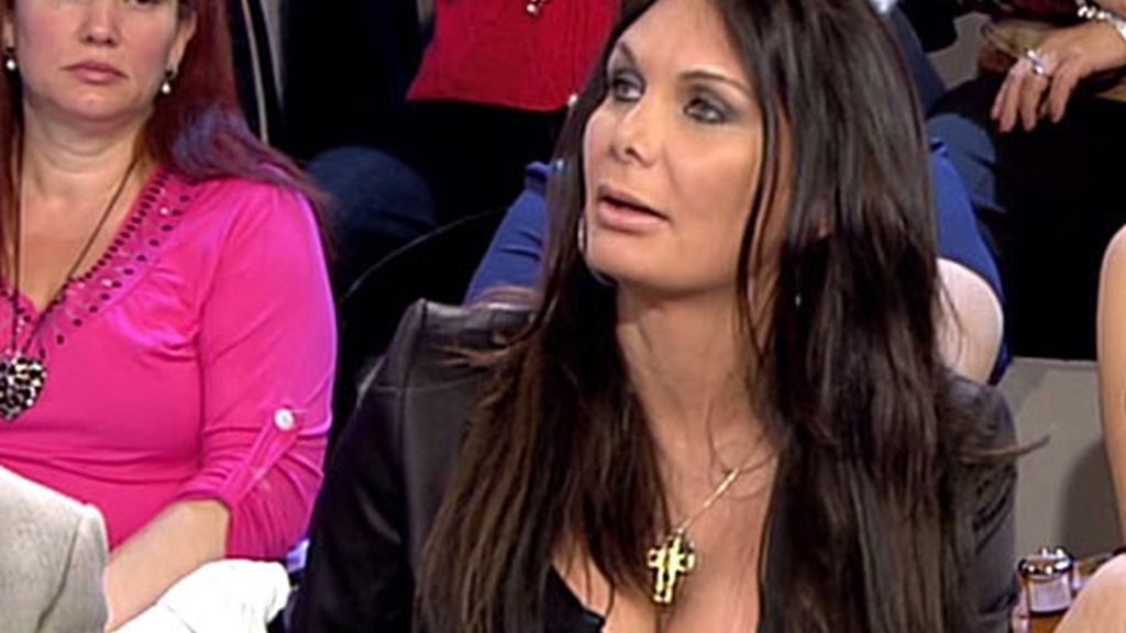 Yola Berrocal y Kiko Hernández bailan juntos un vals