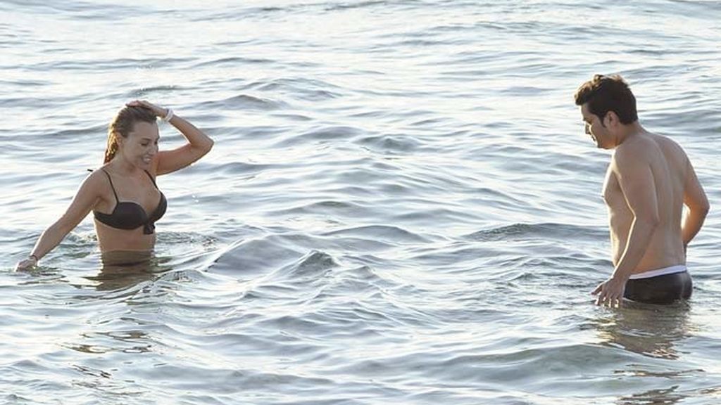 Berta Collado en Ibiza con... otro