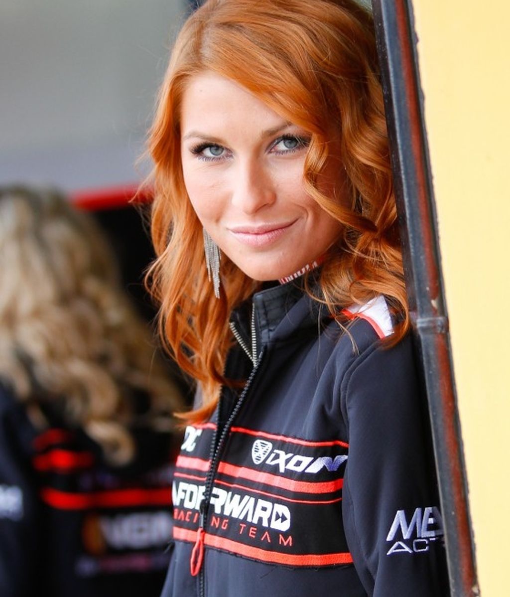 Las chicas del paddock