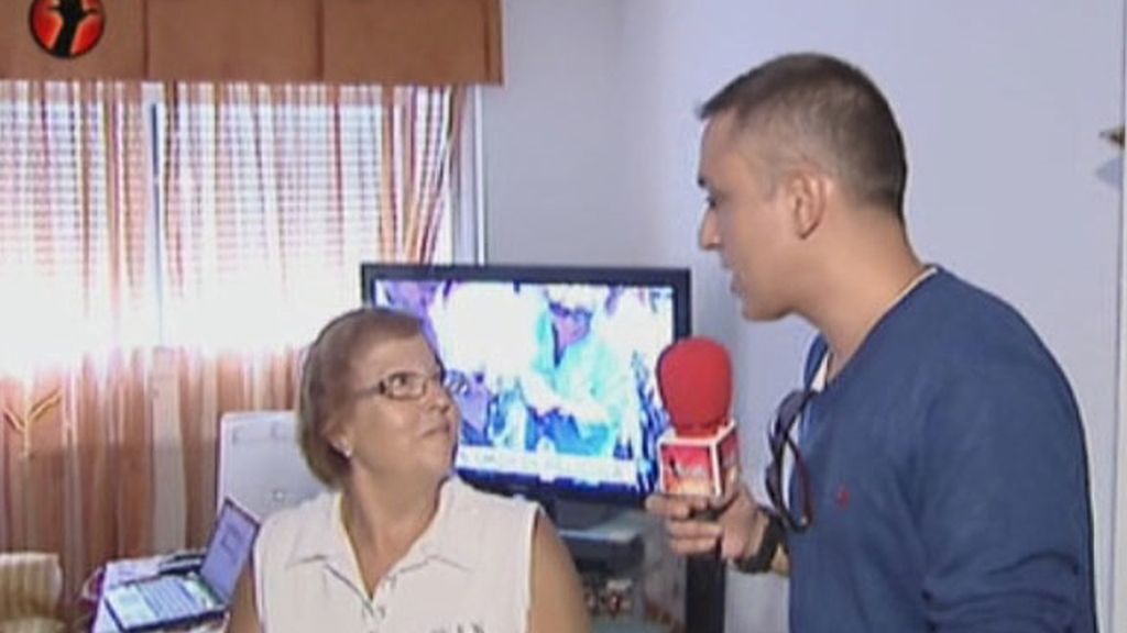 El marido de Chayo recibe el regalo de Kiko H.
