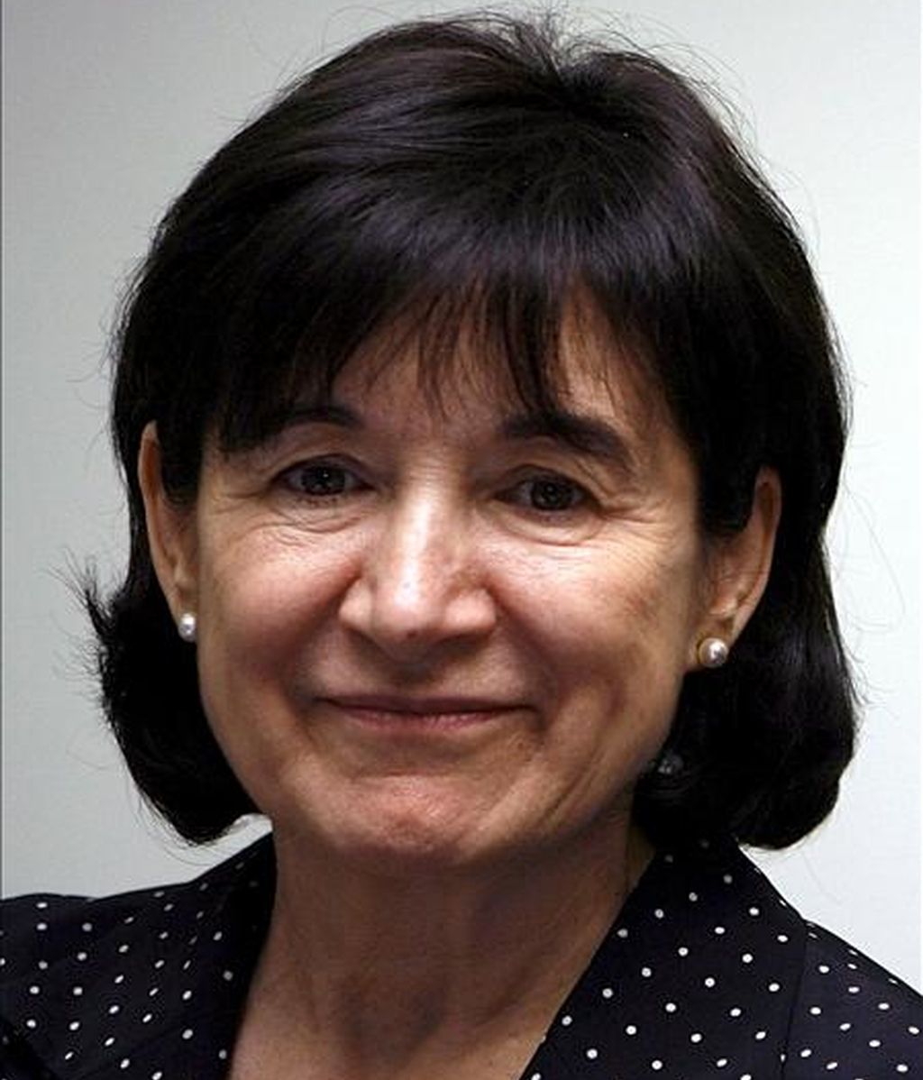 Fotografía de archivo (31/07/08) la directora del Fondo de Naciones Unidas para la Mujer (Unifem), Inés Alberdi, quien en una entrevista con Efe afitma que sin la participación de las mujeres, no será posible alcanzar los Objetivos de Desarrollo del Milenio fijados por la ONU para 2015 y reconoce que el integrismo religioso "frena" el avance de la igualdad. Alberdi ha calificado de "muy positiva" la fusión de las cuatro entidades que existen de Naciones Unidas para la igualdad de género en una sola, denominada ONU-Mujeres, ya que este organismo contará "con más recursos y más rango" para que se escuche "la voz de las mujeres". EFE Fotografía de archivo (31/07/08) la directora del Fondo de Naciones Unidas para la Mujer (Unifem), Inés Alberdi, quien en una entrevista con Efe afitma que sin la participación de las mujeres, no será posible alcanzar los Objetivos de Desarrollo del Milenio fijados por la ONU para 2015 y reconoce que el integrismo religioso "frena" el avance de la igualdad. Alberdi ha calificado de "muy positiva" la fusión de las cuatro entidades que existen de Naciones Unidas para la igualdad de género en una sola, denominada ONU-Mujeres, ya que este organismo contará "con más recursos y más rango" para que se escuche "la voz de las mujeres". EFE