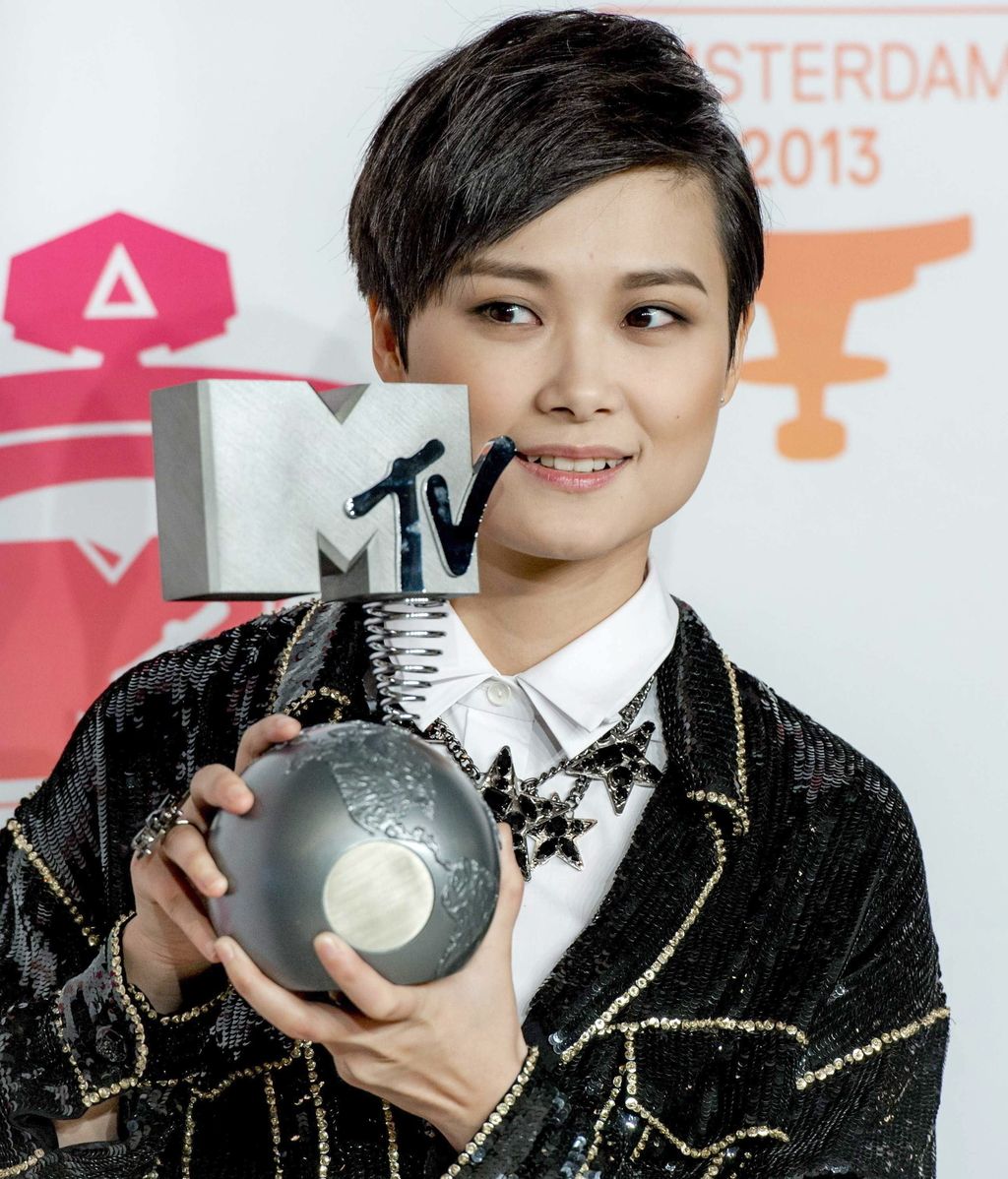 Mejor Artista Global, Chris Lee