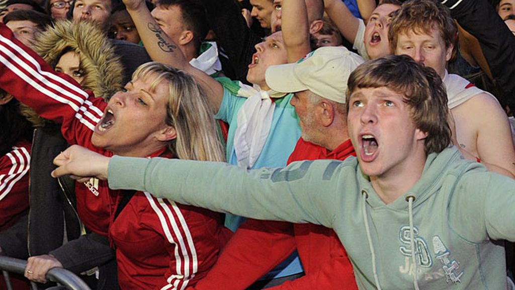 Así fue la reacción de los aficionados galeses