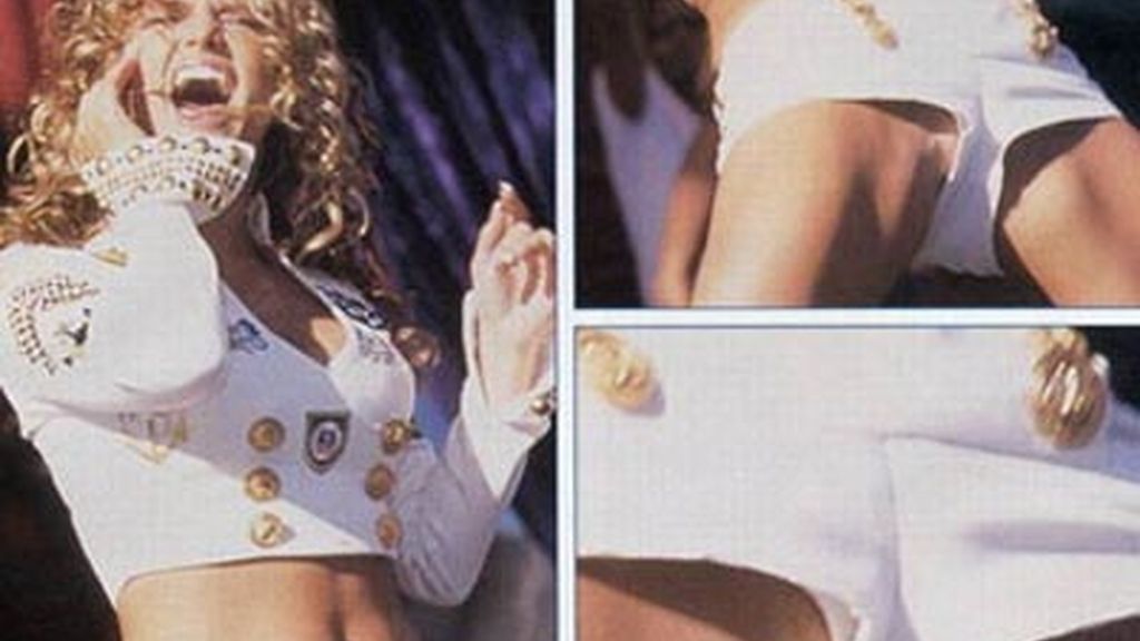 Jessica Simpson sin nada debajo