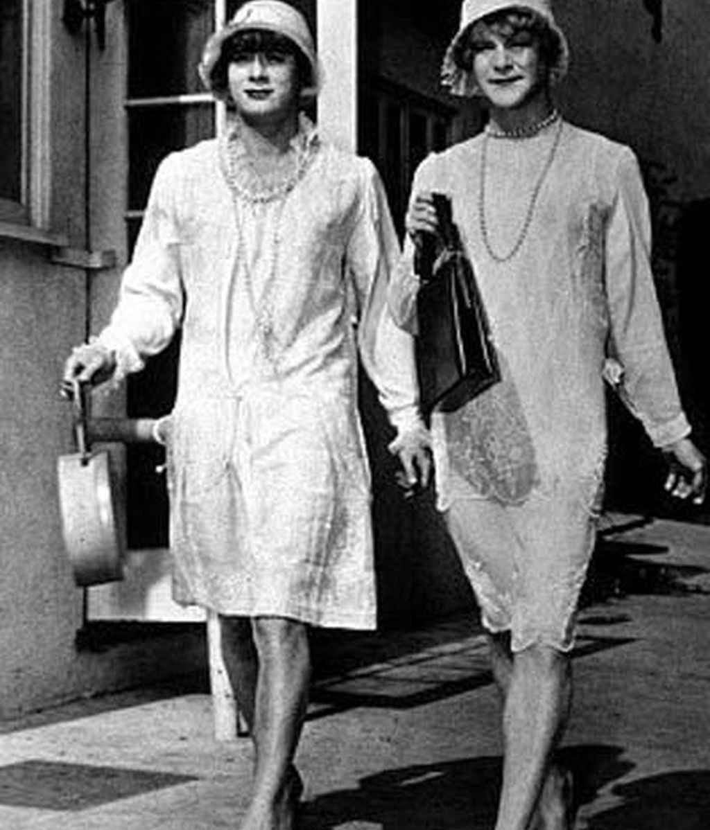 Caracterizado de mujer (izq) con Jack Lemmon en 'Con faldas y a lo loco'