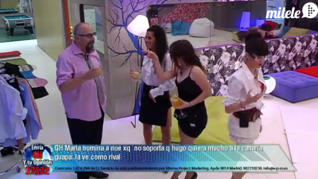 Marta y Cristian, muy juntitos en la fiesta de GH