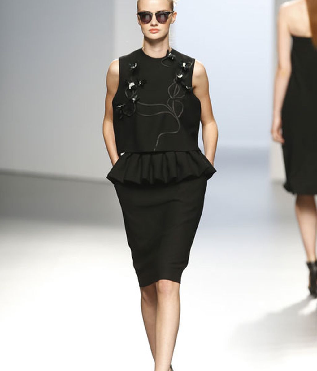 Contención de volúmenes y apuesta por líneas rectas