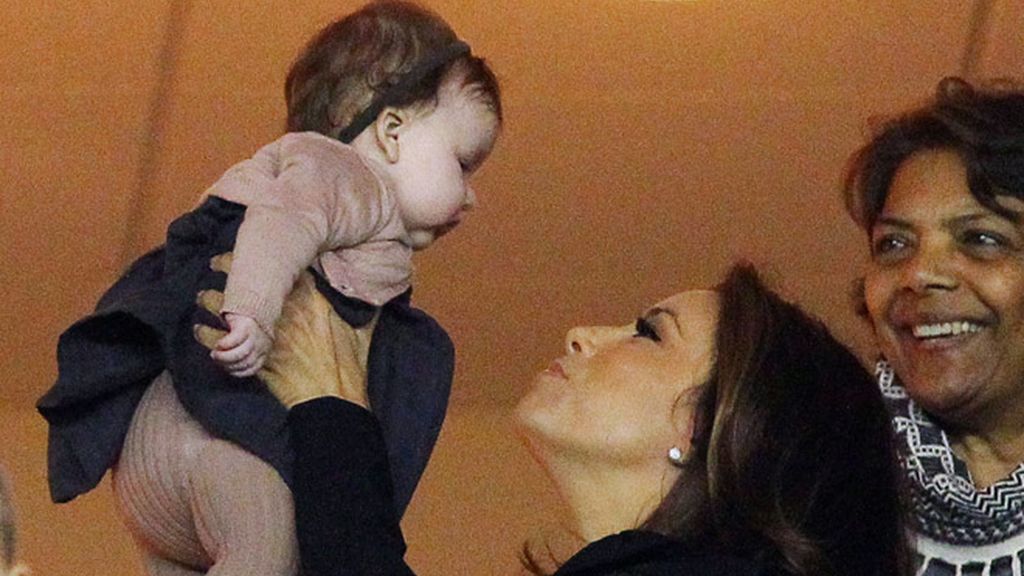 Victoria Beckham y Eva Longoria se marcan un 'Michael Jackson' con Harper 7