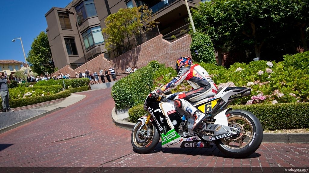 Piruetas y caballitos para el público presente