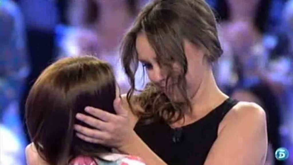 La cantante le ha dedicado a Mari el tema 'Simplemente tú'