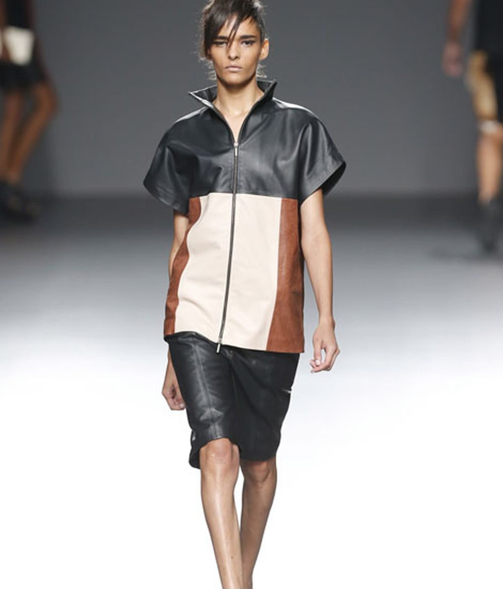 Rojos brillantes y colores de la tierra