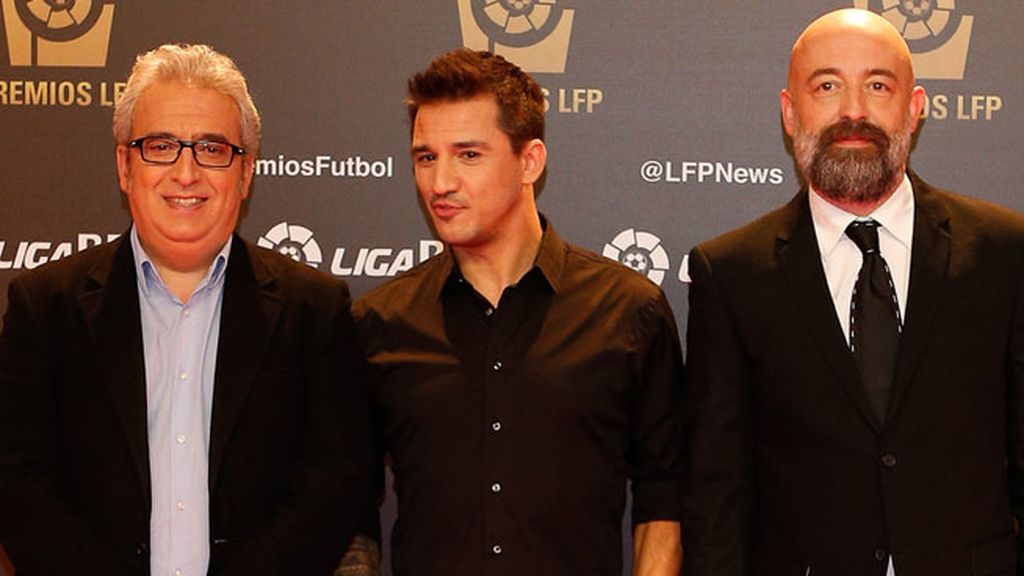 Sergio Ramos y CR7 e Iniesta, elegantes y premiados en los Premios de la LFP