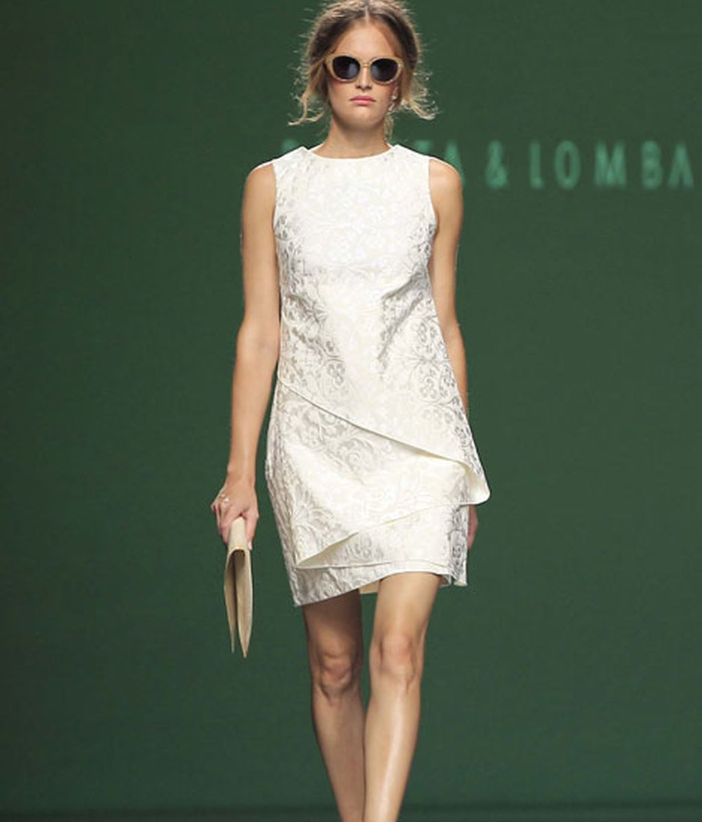 Blancos, crudos y amarillos se imponen en la pasarela