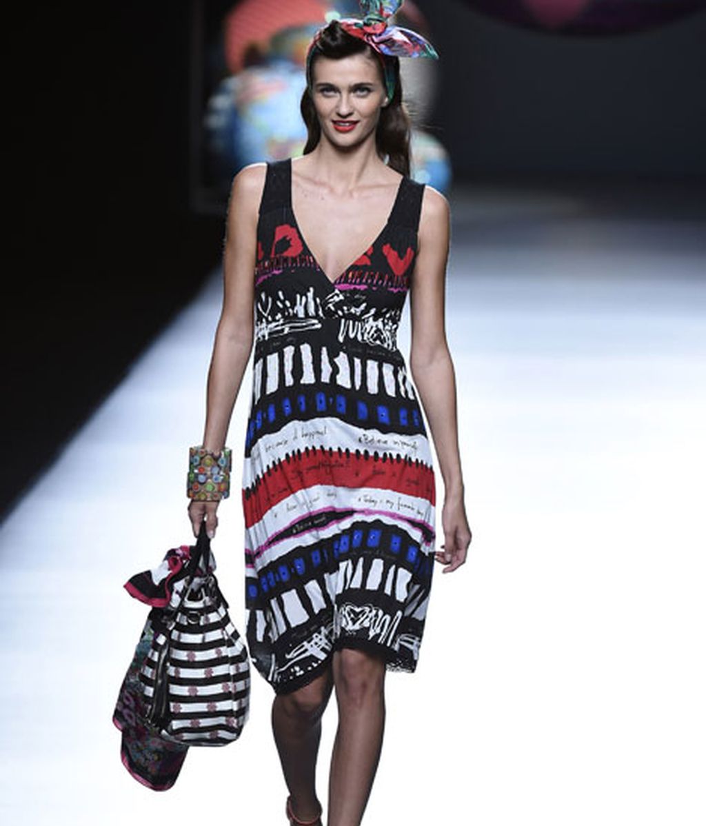 Color y grafismo en una colección que explota las señas de identidad de la firma