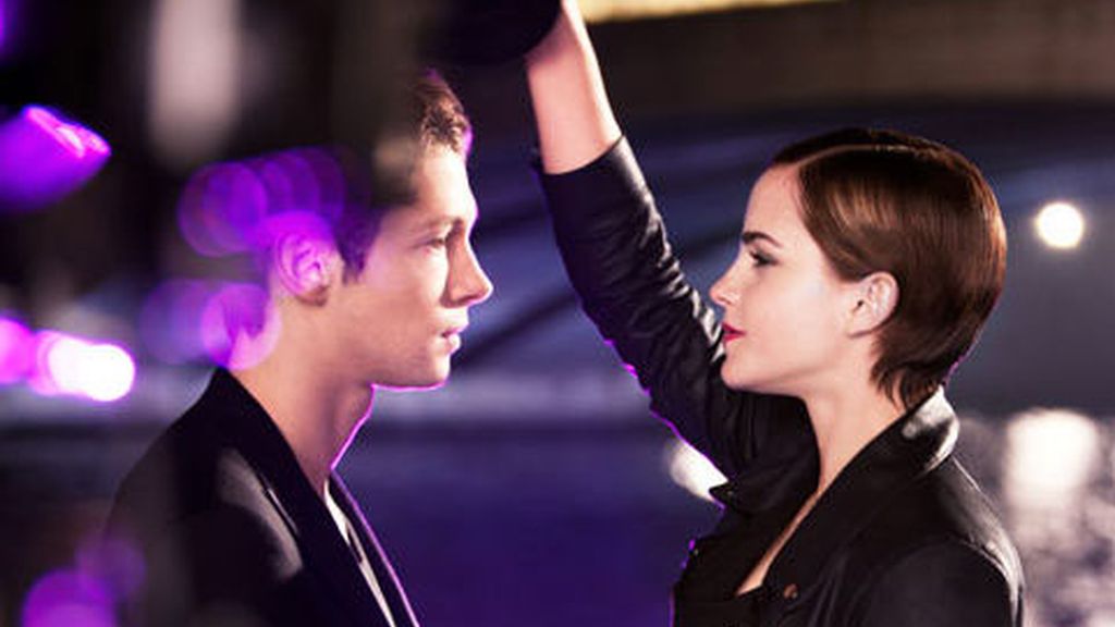 Amor en las calles de París