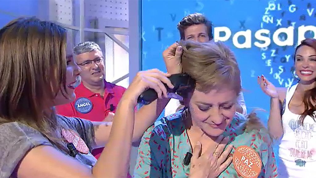 Natalia Sánchez rapa el pelo a Paz Herrera