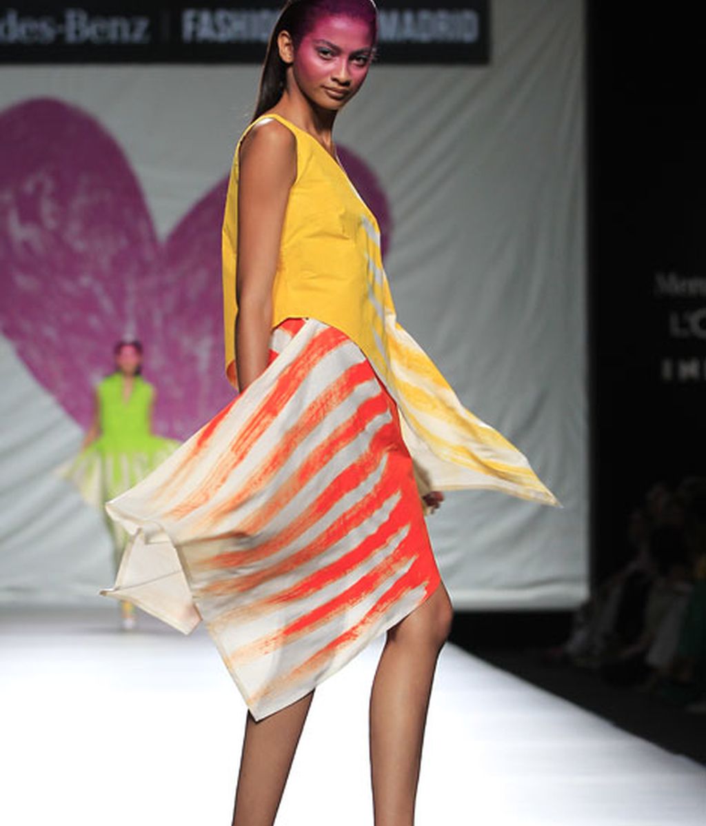 Ágata vuelve a jugar con el color