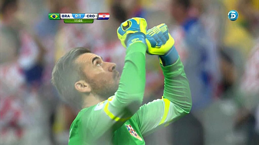 Pletikosa lo celebró mirando al cielo